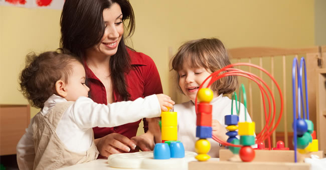 Selecting an Infant-Toddler Program or Curriculum | Kaplan Early Learning Company