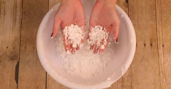 DIY Fake Snow: Winter Weather Science Experiment | Kaplan Early Learning Company